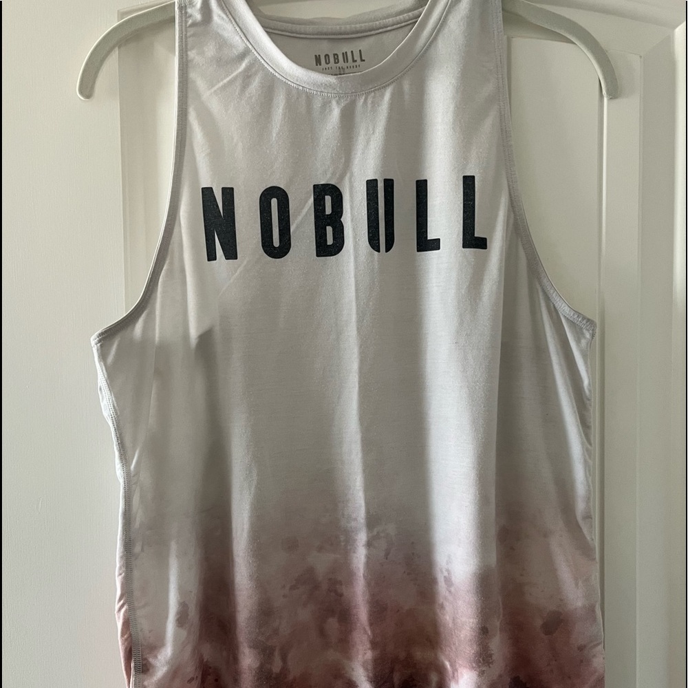 NoBull tank. Size medium. White and brown.